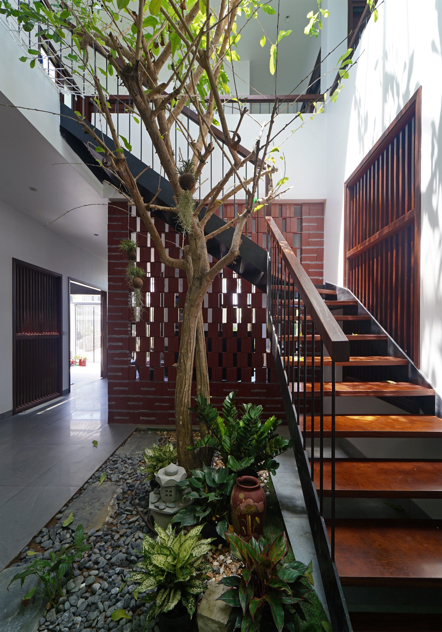 thiết kế giếng trời cho nhà phố